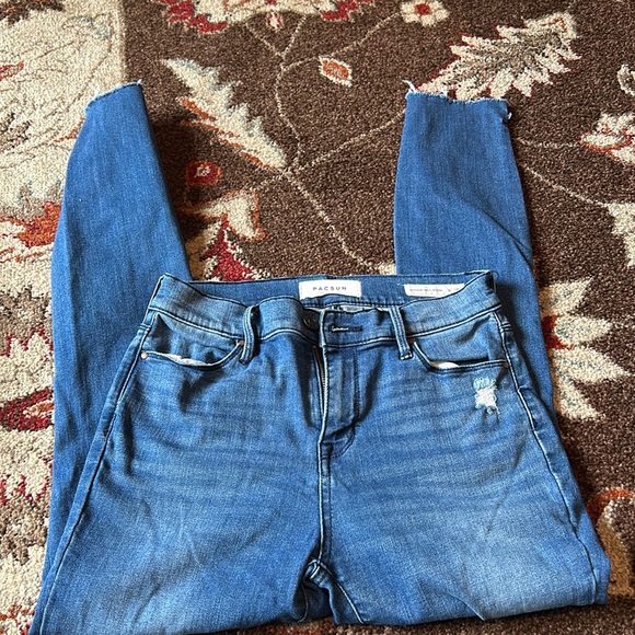 PACSUN DISTRESSED JEAN - Picture 2 of 4